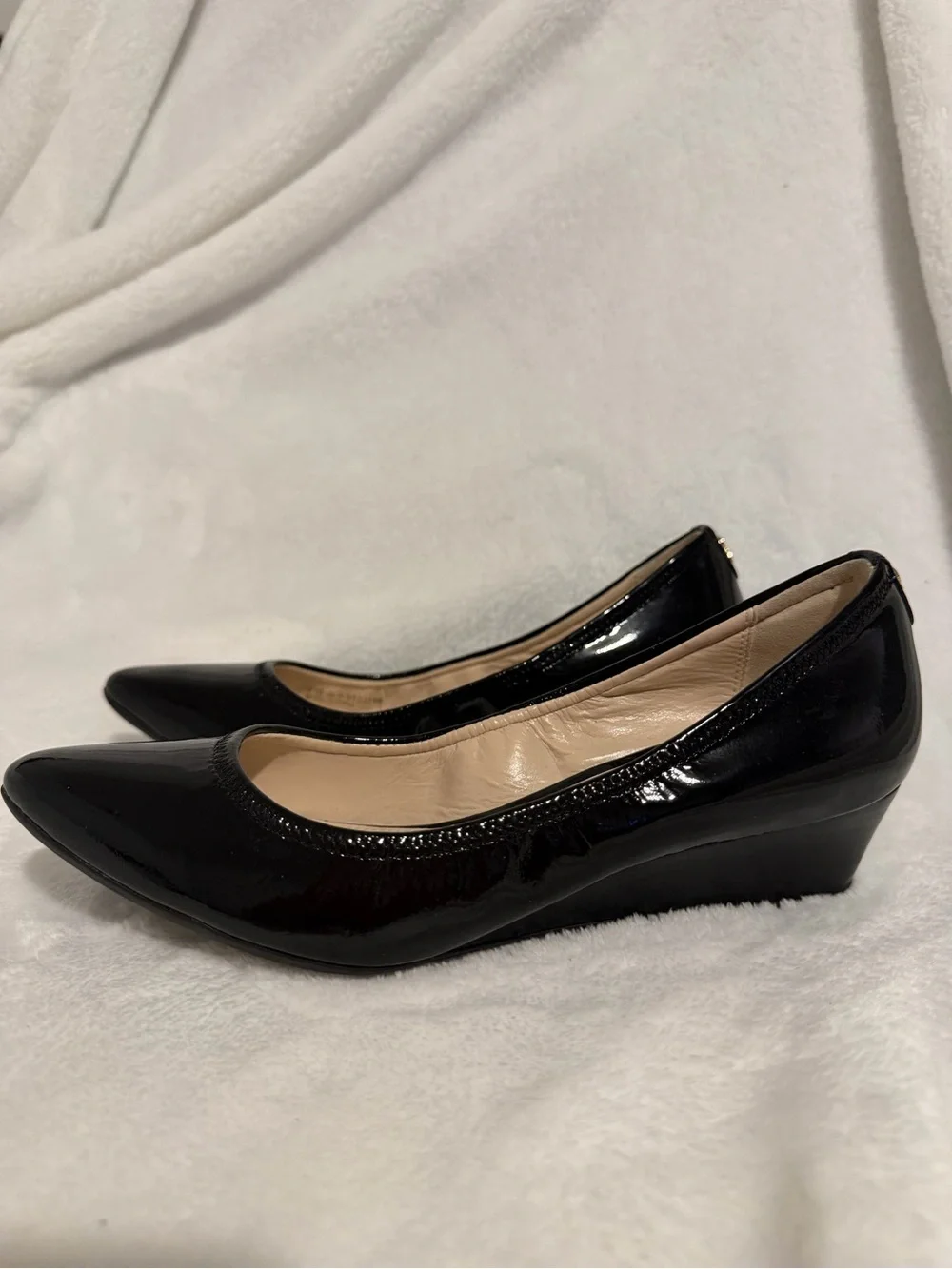 Cole Haan Womens Sadie Wedge Heels Size 6 Black Patent Leather Pointed Toe